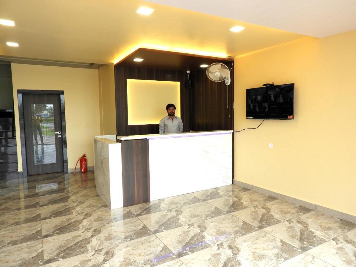 Hotel Somnath Daksh Somnāth Eksteriør billede